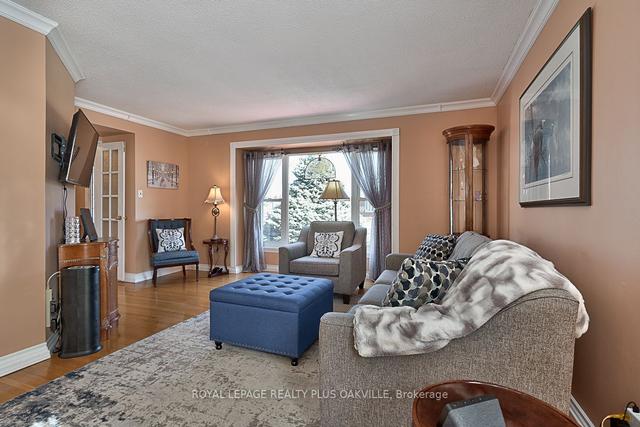 52 Glebe Cres, House detached with 2 bedrooms, 2 bathrooms and 8 parking in Brampton ON | Image 32