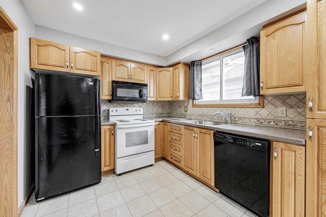 36 O'dell Crt, House detached with 3 bedrooms, 1 bathrooms and 4 parking in Ajax ON | Image 11
