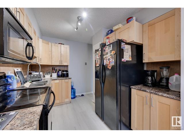 2326 139 Av Nw, House attached with 3 bedrooms, 1 bathrooms and null parking in Edmonton AB | Image 3
