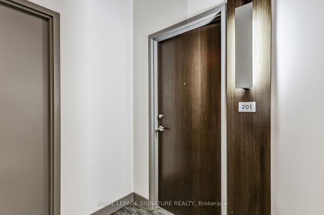 201 - 152 Annette St, Condo with 1 bedrooms, 1 bathrooms and 0 parking in Toronto ON | Image 12