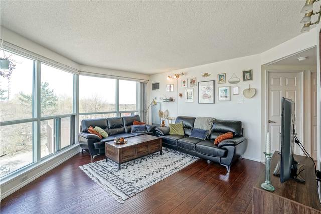 609 - 2177 Burnhamthorpe Rd W, Condo with 2 bedrooms, 2 bathrooms and 1 parking in Mississauga ON | Image 2