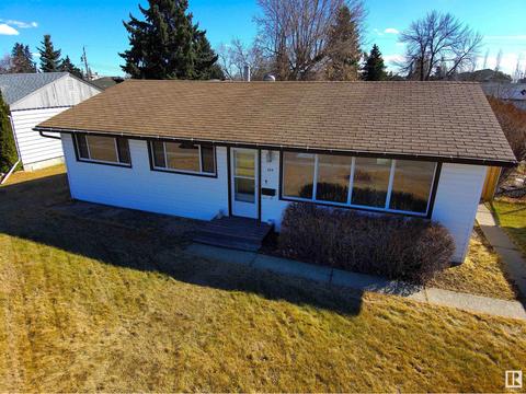 204 Mcpherson Av, House detached with 2 bedrooms, 2 bathrooms and 6 parking in Spruce Grove AB | Card Image