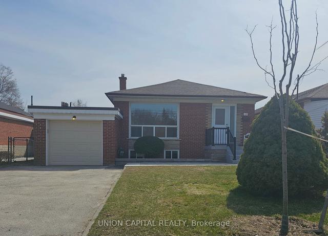 17 Treverton Dr, House detached with 3 bedrooms, 2 bathrooms and 3 parking in Toronto ON | Image 1