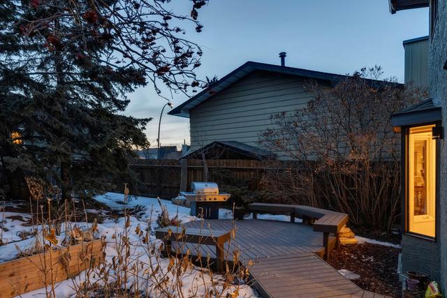 75 Coach Manor Terrace Sw, House detached with 3 bedrooms, 2 bathrooms and 2 parking in Calgary AB | Image 43