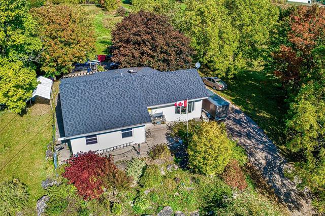 255 Rock Chapel Rd, House detached with 3 bedrooms, 1 bathrooms and 25 parking in Hamilton ON | Image 2