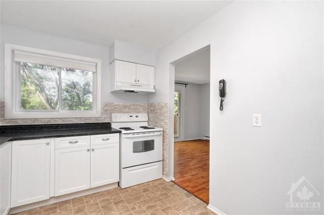 5 - 540 Fenerty Court, Condo with 3 bedrooms, 2 bathrooms and 1 parking in Ottawa ON | Image 13