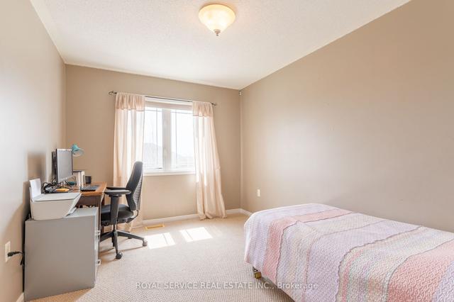 586 Clancy Cres, House detached with 3 bedrooms, 3 bathrooms and 4 parking in Peterborough ON | Image 15