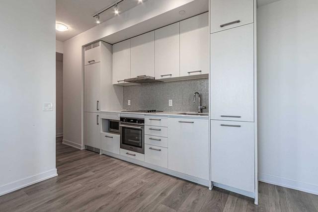 2102 - 87 Peter St, Condo with 2 bedrooms, 2 bathrooms and 1 parking in Toronto ON | Image 20