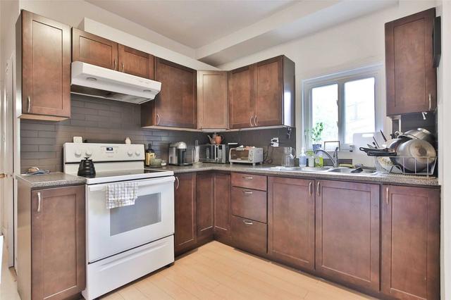 124 Hallam St, House detached with 4 bedrooms, 3 bathrooms and 1 parking in Toronto ON | Image 31