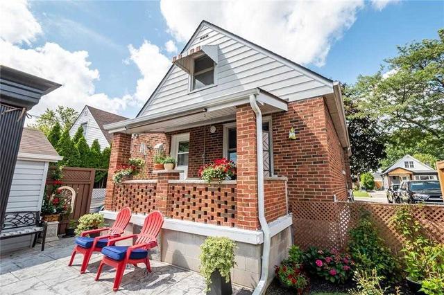 161 Adair Ave S, House detached with 3 bedrooms, 2 bathrooms and 5 parking in Hamilton ON | Image 30