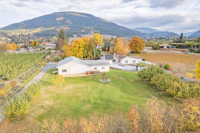 2819 Erickson Road, House detached with 3 bedrooms, 2 bathrooms and null parking in Central Kootenay B BC | Image 7