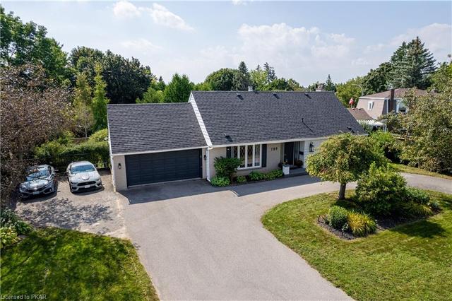 789 Parkhill Road W, House detached with 4 bedrooms, 3 bathrooms and 9 parking in Peterborough ON | Image 1