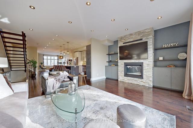 86 Twenty Third St S, House detached with 3 bedrooms, 4 bathrooms and 3 parking in Toronto ON | Image 2