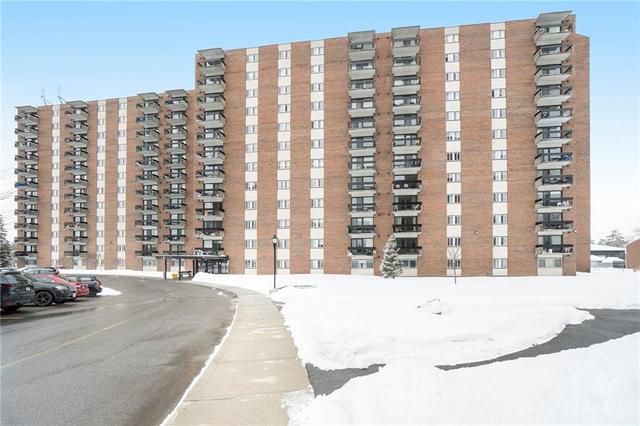 415 - 1505 Baseline Road, Condo with 2 bedrooms, 1 bathrooms and 1 parking in Ottawa ON | Image 1