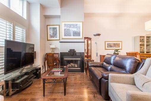 Th 104 - 77 Lombard St, Townhouse with 2 bedrooms, 3 bathrooms and 1 parking in Toronto ON | Image 5