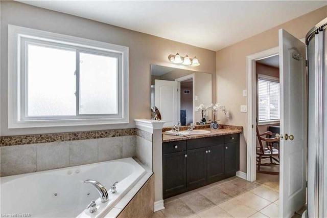 6887 St. Michael Ave, House detached with 3 bedrooms, 3 bathrooms and 6 parking in Niagara Falls ON | Image 24