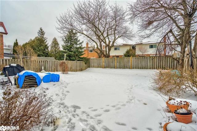 80 Whitehorn Crescent, House detached with 5 bedrooms, 2 bathrooms and null parking in Toronto ON | Image 9