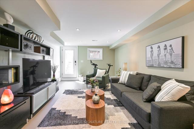 367 Balliol St, House detached with 3 bedrooms, 3 bathrooms and 1 parking in Toronto ON | Image 24