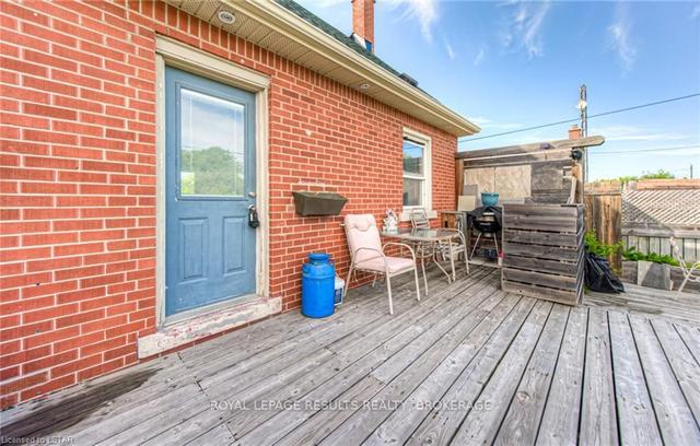 5 Winchester Blvd, House detached with 3 bedrooms, 2 bathrooms and 3 parking in Hamilton ON | Image 15