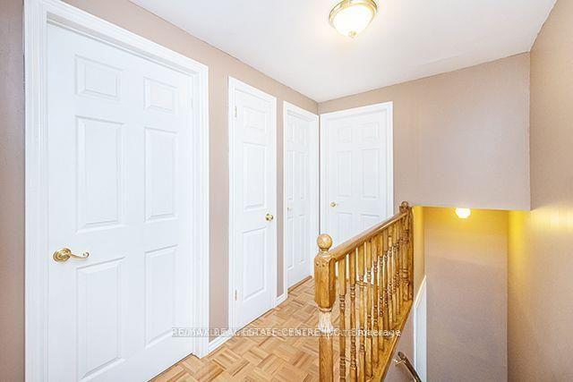 20 - 20 Carleton Pl, Townhouse with 3 bedrooms, 2 bathrooms and 3 parking in Brampton ON | Image 3