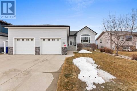 43 Vantage Crescent, House detached with 4 bedrooms, 3 bathrooms and 4 parking in Olds AB | Card Image