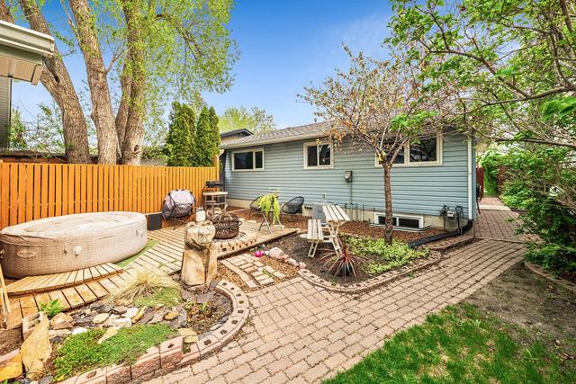 56 Midglen Drive Se, House detached with 4 bedrooms, 1 bathrooms and 2 parking in Calgary AB | Image 9