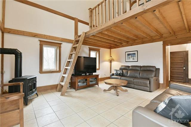 3670 Kinburn Side Road, House detached with 4 bedrooms, 2 bathrooms and 10 parking in Ottawa ON | Image 11