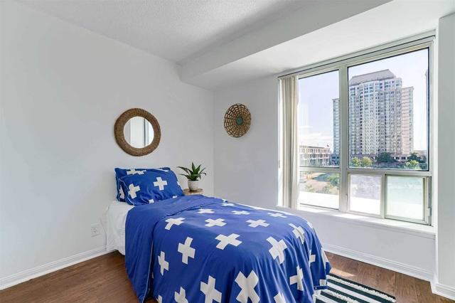 303 - 8 Lee Centre Dr, Condo with 2 bedrooms, 2 bathrooms and 1 parking in Toronto ON | Image 16