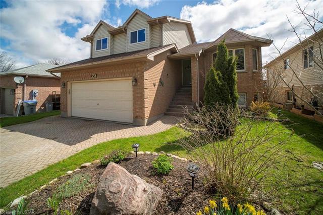 335 Riverview Drive, House detached with 3 bedrooms, 2 bathrooms and 6 parking in Strathroy Caradoc ON | Image 1