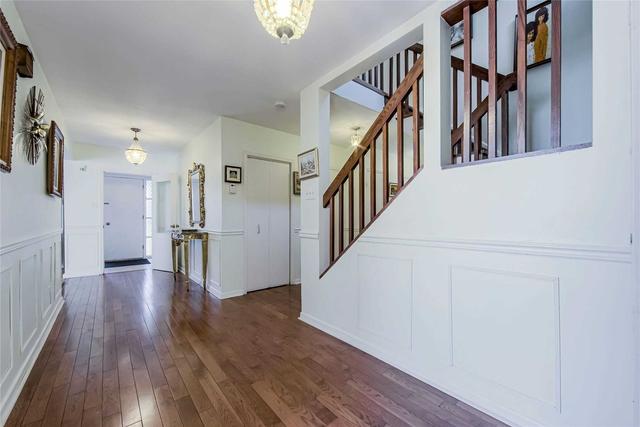 3 Donnalyn Dr, House detached with 4 bedrooms, 4 bathrooms and 4 parking in Toronto ON | Image 9