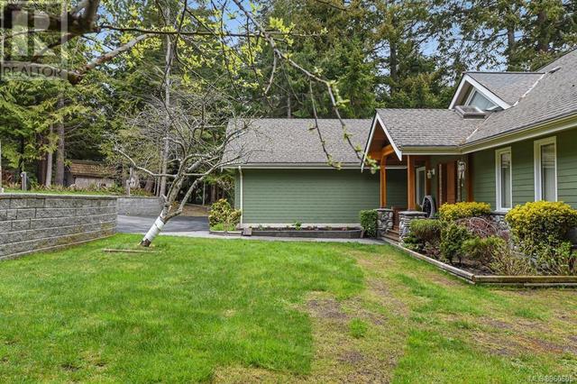 7602 Ships Point Rd, House detached with 3 bedrooms, 3 bathrooms and 6 parking in Comox Valley A BC | Image 26