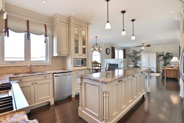 2407 Taylorwood Dr, House detached with 4 bedrooms, 5 bathrooms and 6 parking in Oakville ON | Image 6