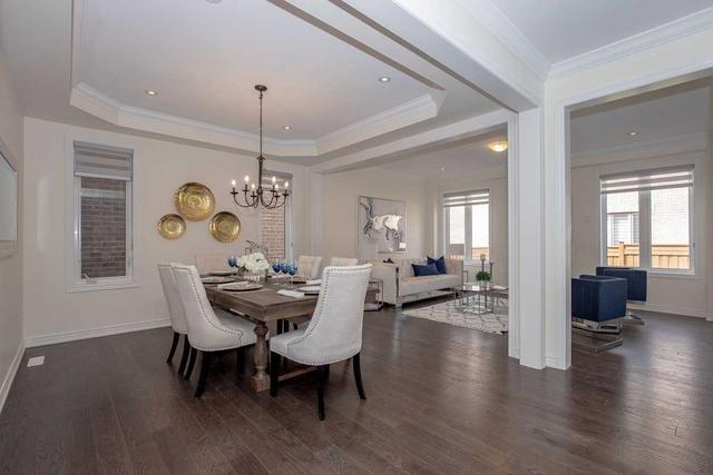 6 Mckee Crt, House detached with 4 bedrooms, 5 bathrooms and 4 parking in Aurora ON | Image 2
