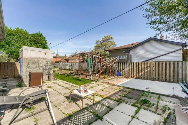 149 Combe Ave, House detached with 3 bedrooms, 2 bathrooms and 5 parking in Toronto ON | Image 28