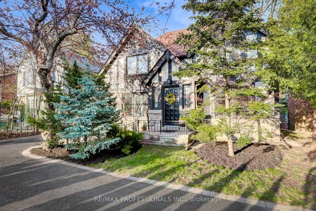 1207 Royal York Rd, House detached with 3 bedrooms, 4 bathrooms and 4 parking in Toronto ON | Image 1