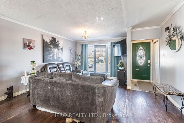 28 Aberdeen Cres, House detached with 3 bedrooms, 2 bathrooms and 3 parking in Brampton ON | Image 37