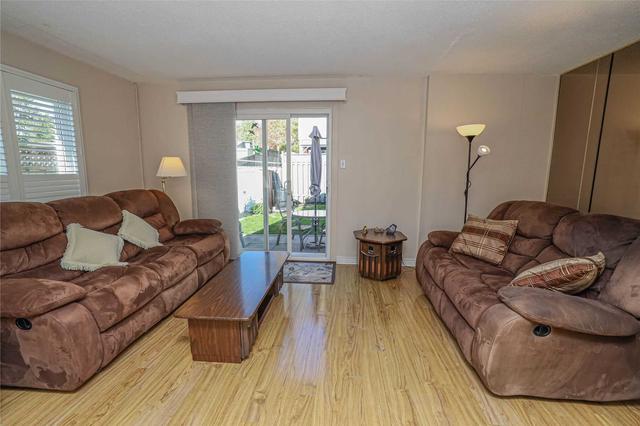 5 Holmcrest Crt, House detached with 3 bedrooms, 2 bathrooms and 2 parking in Brampton ON | Image 2