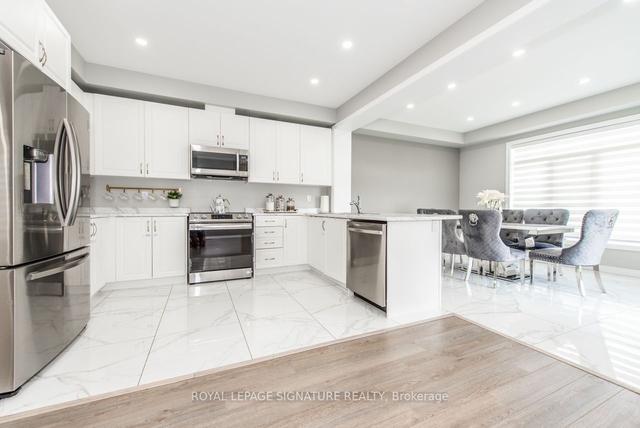 43 Jonkman Blvd, House semidetached with 4 bedrooms, 3 bathrooms and 2 parking in Bradford West Gwillimbury ON | Image 2