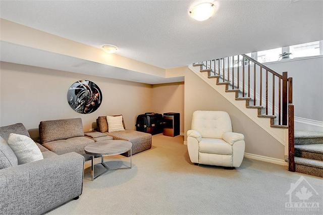 1233 Cavallo Street, Townhouse with 3 bedrooms, 3 bathrooms and 3 parking in Ottawa ON | Image 24