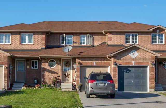 67 Goodwin Dr, House attached with 3 bedrooms, 2 bathrooms and 3 parking in Barrie ON | Image 1