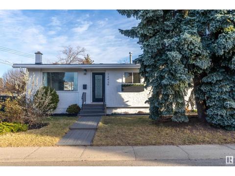 13439 71 St Nw, House detached with 4 bedrooms, 2 bathrooms and 4 parking in Edmonton AB | Card Image