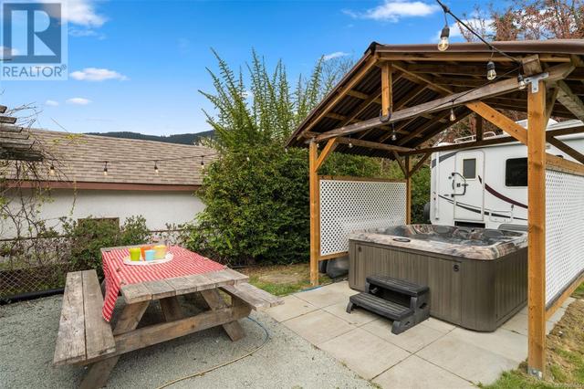 33 Coronation St, House detached with 3 bedrooms, 2 bathrooms and 2 parking in Lake Cowichan BC | Image 37