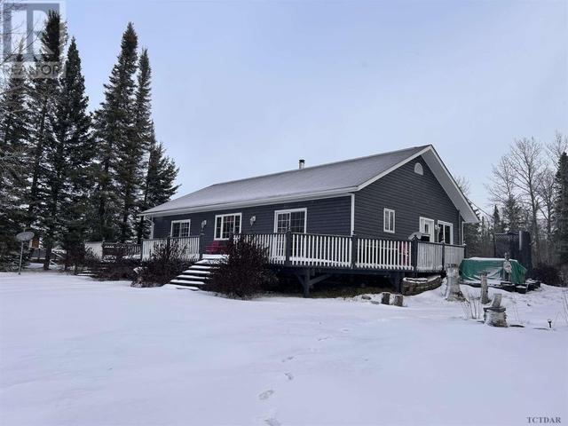 195 & 196 Silver Queen Lake Rd S, House detached with 2 bedrooms, 1 bathrooms and null parking in Cochrane ON | Image 1