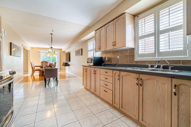 10 Colleyville St, House detached with 4 bedrooms, 4 bathrooms and 6 parking in Brampton ON | Image 24