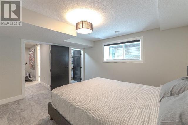 4224 Vauxhall Crescent Nw, House detached with 5 bedrooms, 3 bathrooms and 2 parking in Calgary AB | Image 35