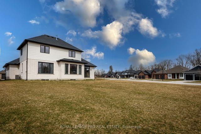 649 Tull St E, House detached with 4 bedrooms, 3 bathrooms and 6 parking in Strathroy Caradoc ON | Image 3