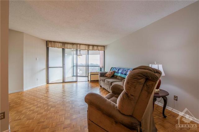 1112 - 2871 Richmond Road, Condo with 2 bedrooms, 2 bathrooms and 1 parking in Ottawa ON | Image 5