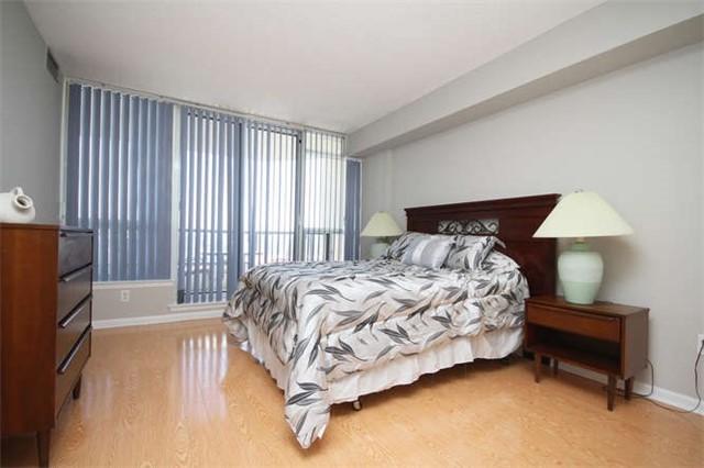 405 - 12 Laurelcrest St, Condo with 2 bedrooms, 1 bathrooms and 1 parking in Brampton ON | Image 15