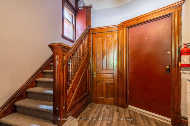 225 Queen St S, House detached with 5 bedrooms, 3 bathrooms and 3 parking in Hamilton ON | Image 37
