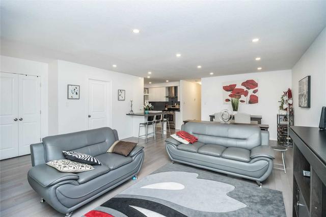 122 Antigua Rd, House semidetached with 3 bedrooms, 3 bathrooms and 6 parking in Mississauga ON | Image 3